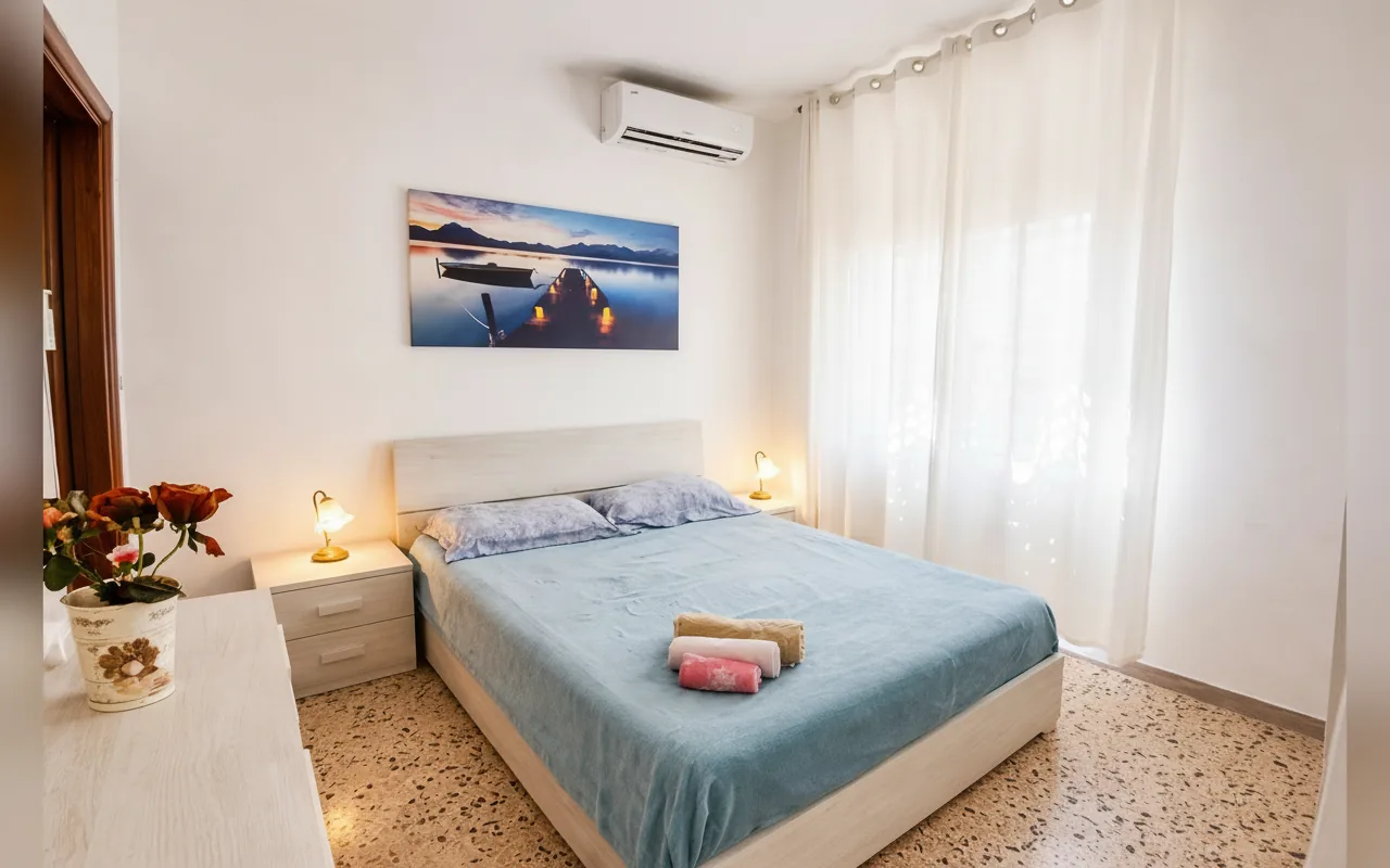 Camera con bagno privato — Sole Apartment Patty, Cagliari (Sardegna) (foto 12)